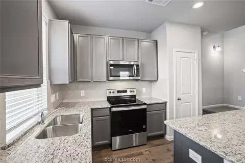 4708 Milagro Loop, Bryan, TX 77807 photo 8