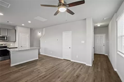 4708 Milagro Loop, Bryan, TX 77807 photo 4