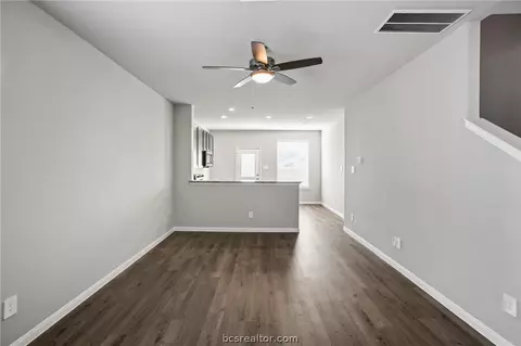 5780 Cerrillos Dr, Bryan, TX 77807 photo 3