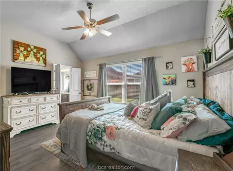 2002 Stubbs Dr, Bryan, TX 77807 photo 12