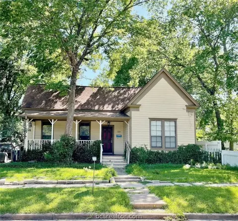 709 E 27th St, Bryan, TX 77803 photo 1