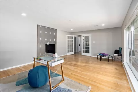 4201 Nagle Street Cob, Bryan, TX 77801 photo 6