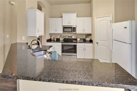 2014 Stubbs Dr, Bryan, TX 77807 photo 10