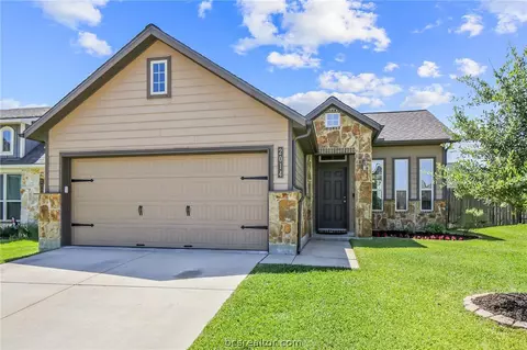 2014 Stubbs Dr, Bryan, TX 77807 photo 1