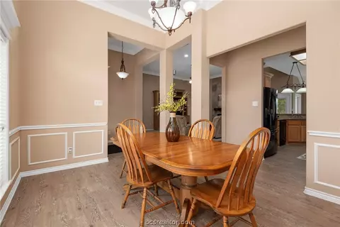5300 Winchester Dr, Bryan, TX 77802 photo 6