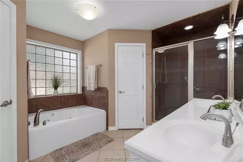 5300 Winchester Dr, Bryan, TX 77802 photo 18