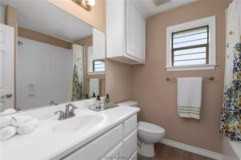 5300 Winchester Dr, Bryan, TX 77802 photo 22