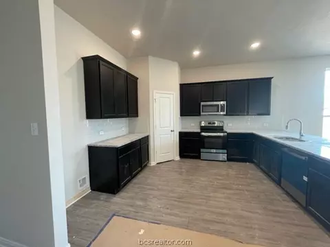 1935 Viva Rd, Bryan, TX 77807 photo 9
