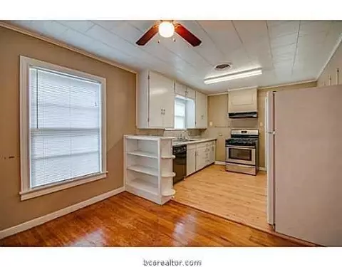 1113 E 26th St, Bryan, TX 77803 photo 3
