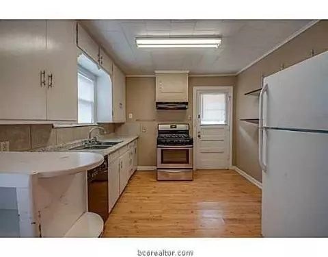 1113 E 26th St, Bryan, TX 77803 photo 4