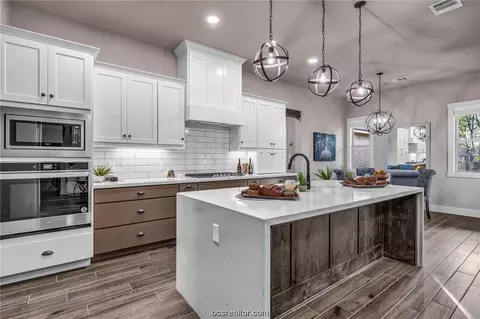 3320 Stoneleigh Rd, Bryan, TX 77808 photo 8