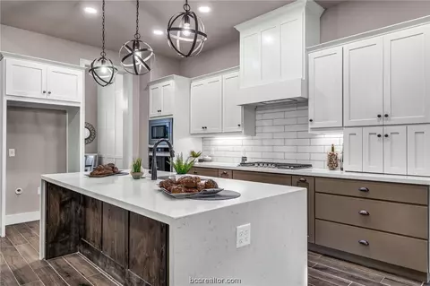3320 Stoneleigh Rd, Bryan, TX 77808 photo 6