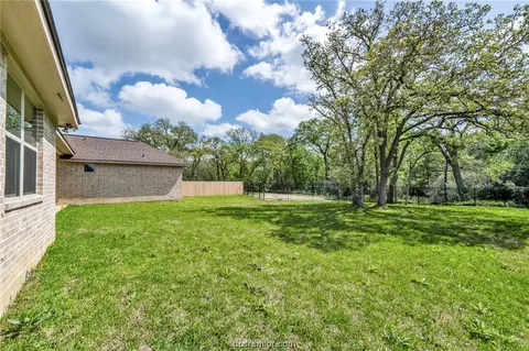 3320 Stoneleigh Rd, Bryan, TX 77808 photo 30