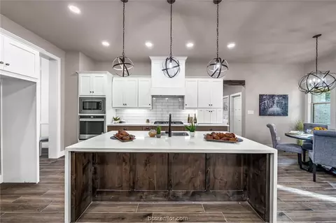 3320 Stoneleigh Rd, Bryan, TX 77808 photo 7