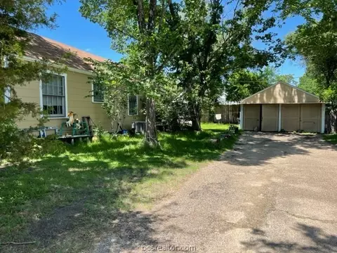 200 202 Brook Ln, Bryan, TX 77802 photo 3