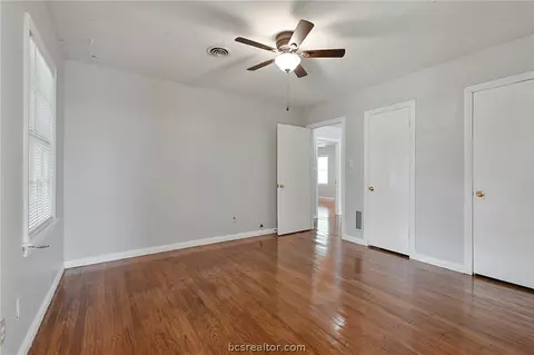 410 E North Ave, Bryan, TX 77801 photo 8