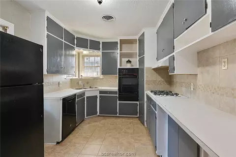 410 E North Ave, Bryan, TX 77801 photo 7