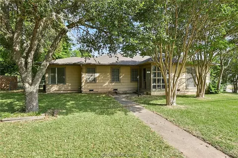 410 E North Ave, Bryan, TX 77801 photo 1