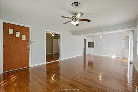 410 E North Ave, Bryan, TX 77801 photo 3