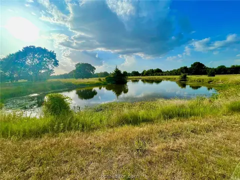 6811 Harbert Rd, Bryan, TX 77808 photo 8