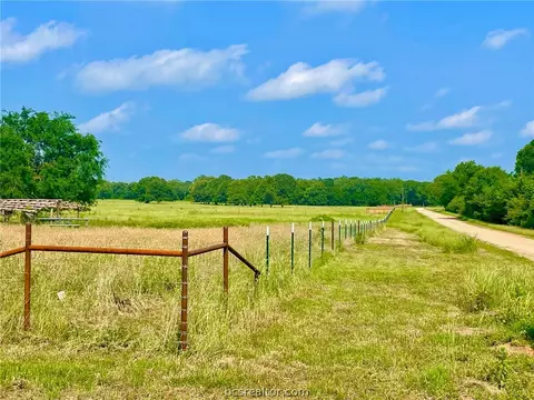 6811 Harbert Rd, Bryan, TX 77808 photo 5