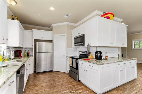 600 Clay St, Bryan, TX 77801 photo 18