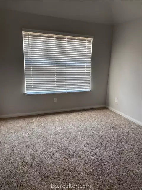 978 Harper Ln, Bryan, TX 77803 photo 5
