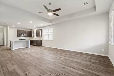 976 Harper Ln, Bryan, TX 77803 photo 8