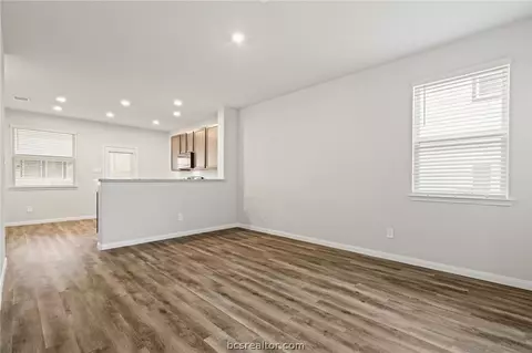 968 Harper Ln, Bryan, TX 77803 photo 5