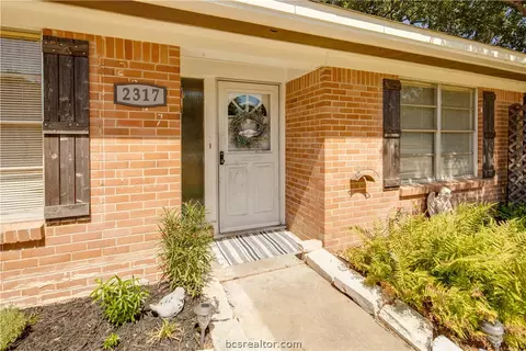 2317 Wayside Dr, Bryan, TX 77802 photo 2