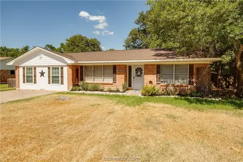 2317 Wayside Dr, Bryan, TX 77802 photo 1