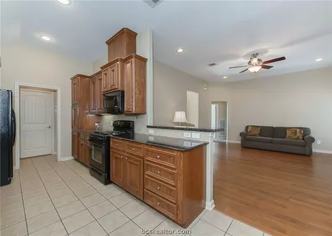 3313 Broadmoor Dr, Bryan, TX 77802 photo 3