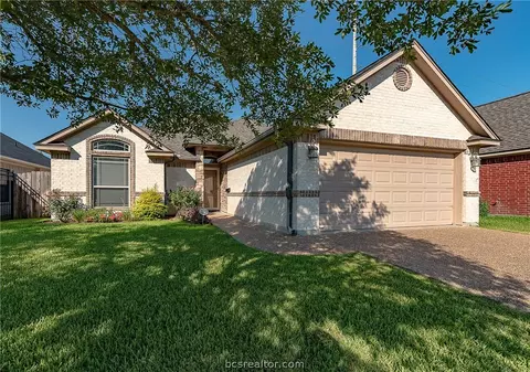 3313 Broadmoor Dr, Bryan, TX 77802 photo 1
