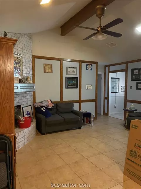 1100 Forest Glen Ct, Bryan, TX 77803 photo 4