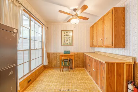 1901 Debbie Dr, Bryan, TX 77802 photo 21