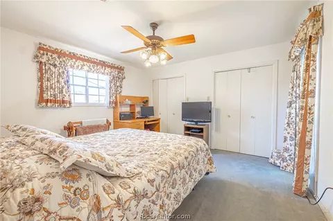1901 Debbie Dr, Bryan, TX 77802 photo 10