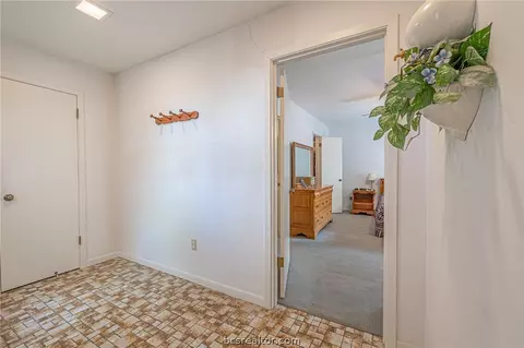 1901 Debbie Dr, Bryan, TX 77802 photo 12