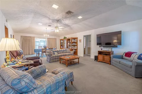 1901 Debbie Dr, Bryan, TX 77802 photo 27