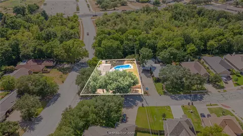 1901 Debbie Dr, Bryan, TX 77802 photo 4