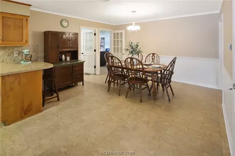2002 Vinewood Dr, Bryan, TX 77802 photo 11