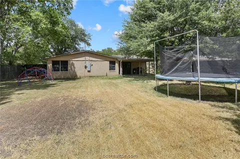 2002 Vinewood Dr, Bryan, TX 77802 photo 32