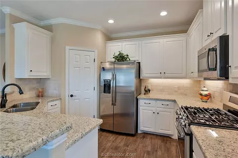3082 Peterson, Bryan, TX 77802 photo 7