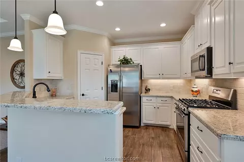 3082 Peterson, Bryan, TX 77802 photo 8