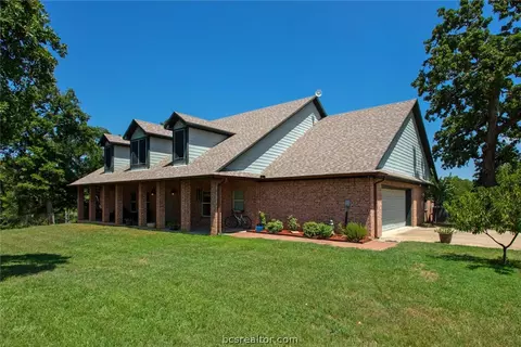 10884 Jackrabbit Ln, Bryan, TX 77808 photo 2