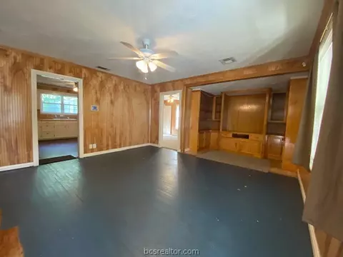 402 Mitchell St, Bryan, TX 77801 photo 2