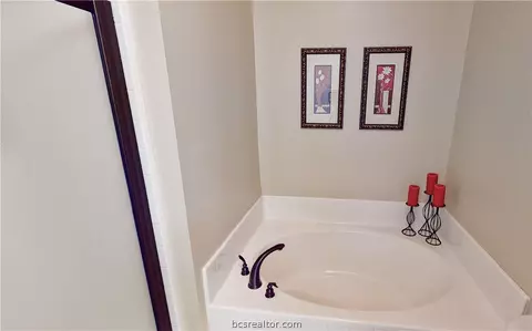 405 Montauk Ct, Bryan, TX 77801 photo 13