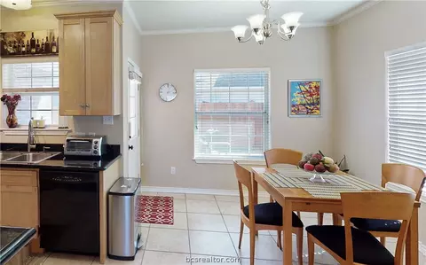 405 Montauk Ct, Bryan, TX 77801 photo 6