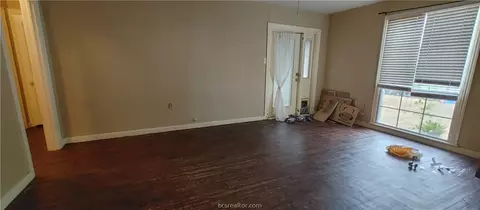1106 E 30th St, Bryan, TX 77802 photo 3