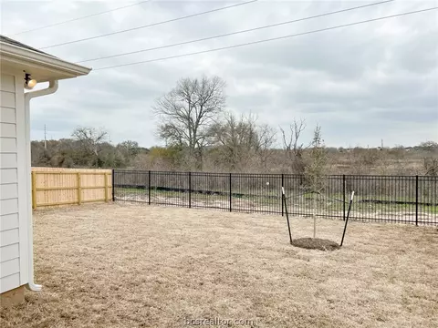 3496 Pointe Du Hoc Dr, Bryan, TX 77808 photo 3