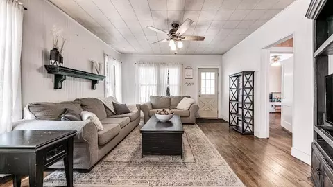 1017 E 23rd St, Bryan, TX 77803 photo 4